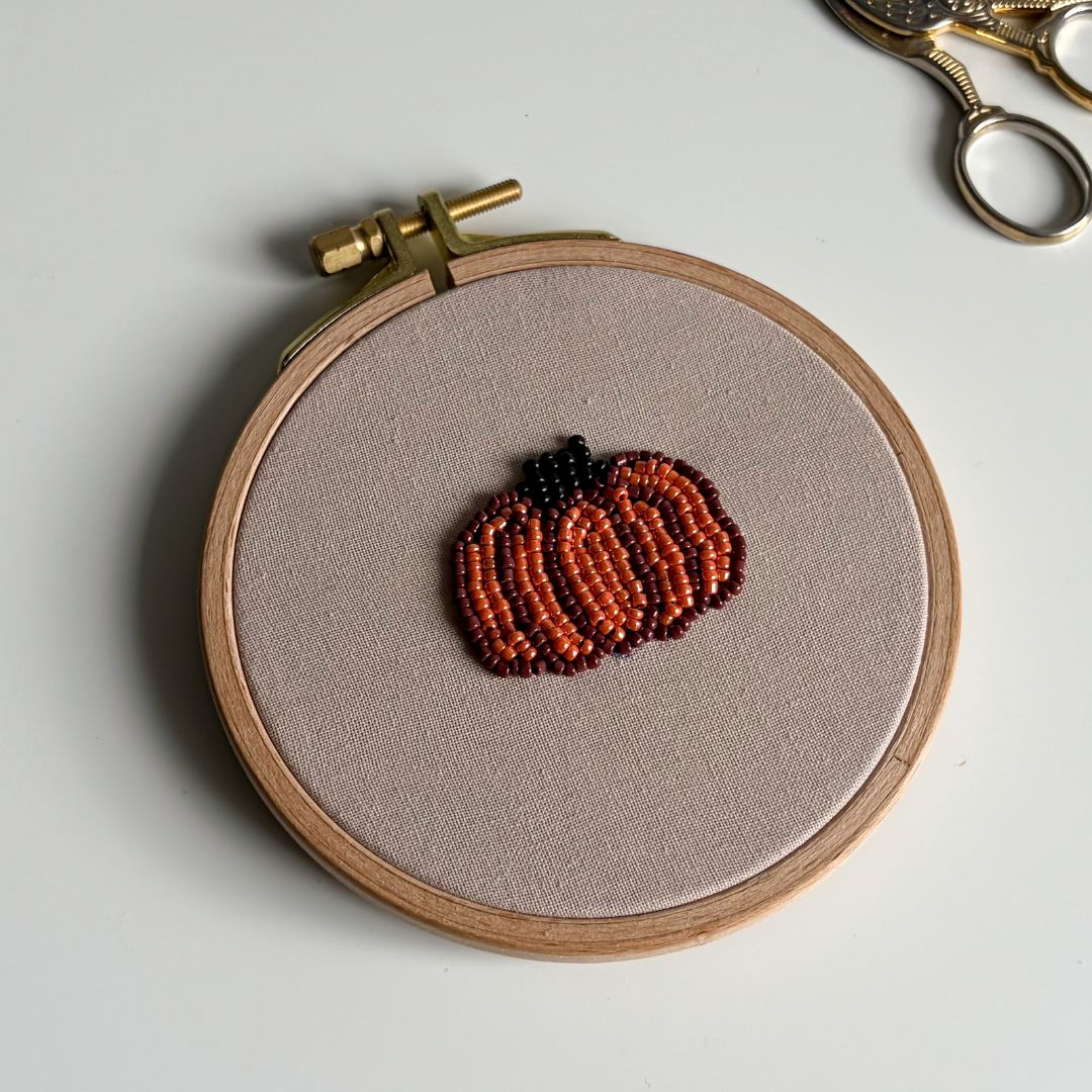 DIY Beaded Pumpkin Tutorial & Pattern – Digital Embroidery Guide (EN / DE / TR) 🎃